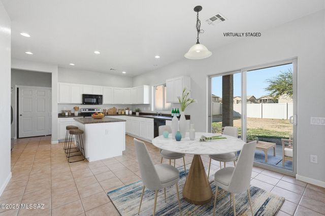 33728 S Colony Drive, Red Rock, AZ 85145