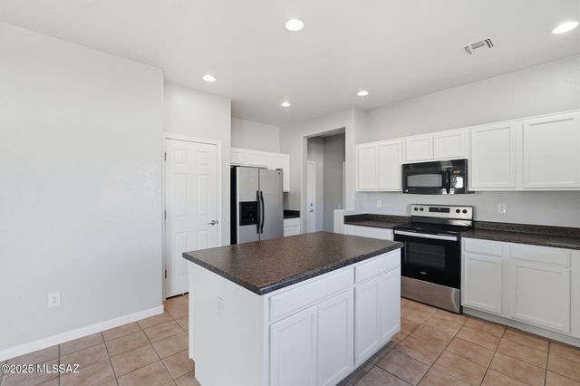 33728 S Colony Drive, Red Rock, AZ 85145