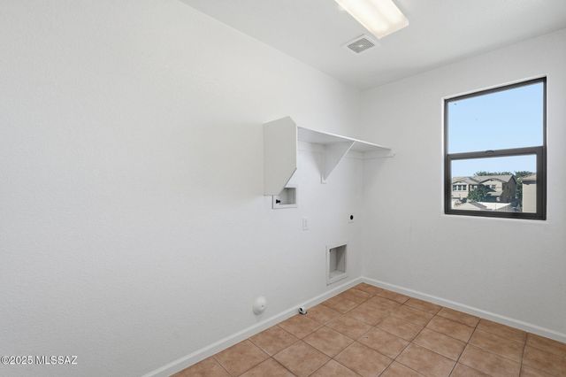 33728 S Colony Drive, Red Rock, AZ 85145