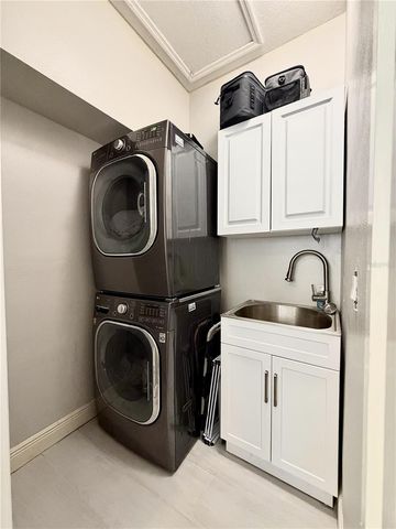 1764 OAK POND COURT, Oldsmar, FL 34677