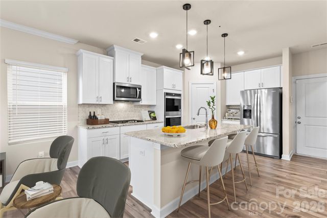 613 Cedar Knoll Circle, Pineville, NC 28134