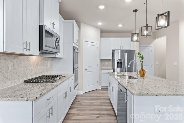 613 Cedar Knoll Circle, Pineville, NC 28134
