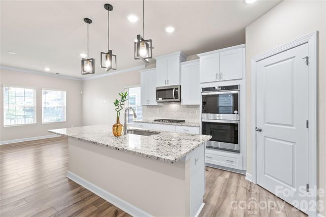 613 Cedar Knoll Circle, Pineville, NC 28134