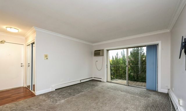 1459 N Winslowe Drive 301, Palatine, IL 60074