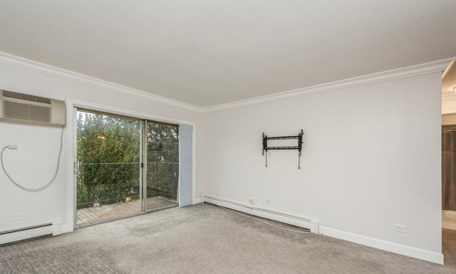 1459 N Winslowe Drive 301, Palatine, IL 60074