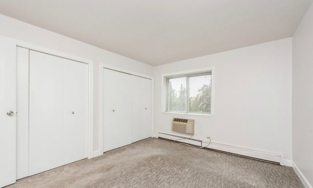 1459 N Winslowe Drive 301, Palatine, IL 60074