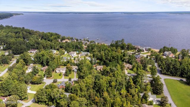 202 Neuse Harbour Boulevard, New Bern, NC 28560