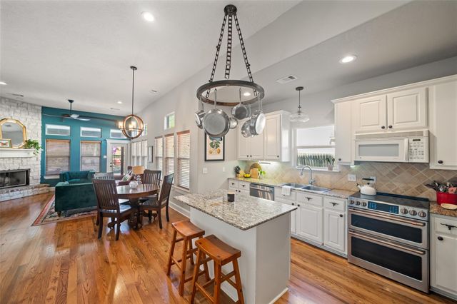 661 Old Plantersville Road, Montgomery, TX 77316