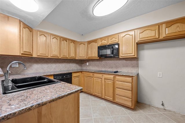 1303 Town Circle 4, Baytown, TX 77520