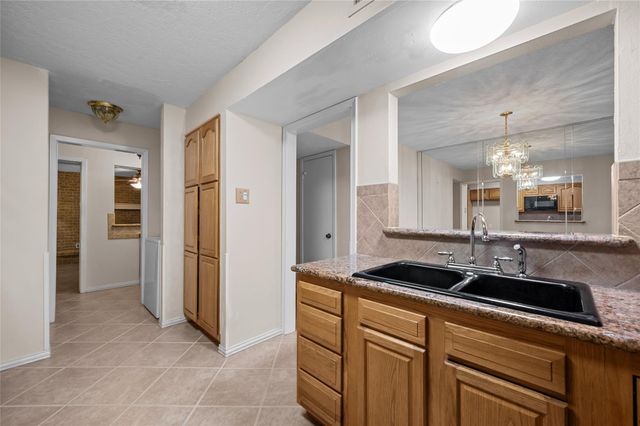 1303 Town Circle 4, Baytown, TX 77520