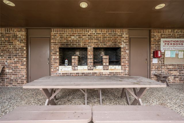 1303 Town Circle 4, Baytown, TX 77520