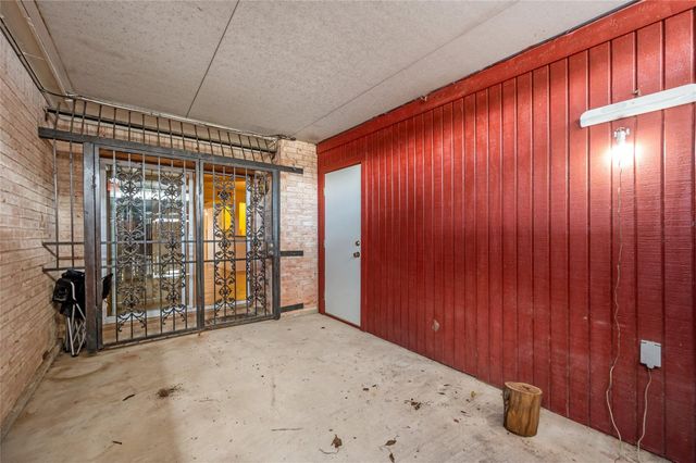 1303 Town Circle 4, Baytown, TX 77520