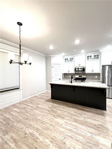 6003 SW Macasin Avenue, Bentonville, AR 72713