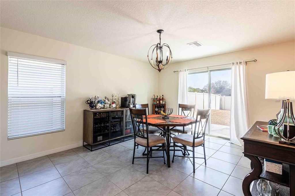 Image 11 of property listing at 12172 LILY MAGNOLIA LANE, Riverview, FL 33569