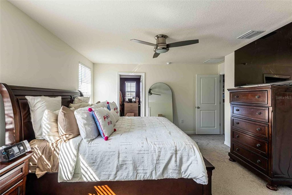 Image 19 of property listing at 12172 LILY MAGNOLIA LANE, Riverview, FL 33569