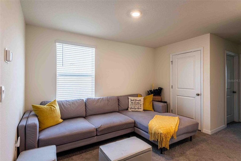 Image 27 of property listing at 12172 LILY MAGNOLIA LANE, Riverview, FL 33569