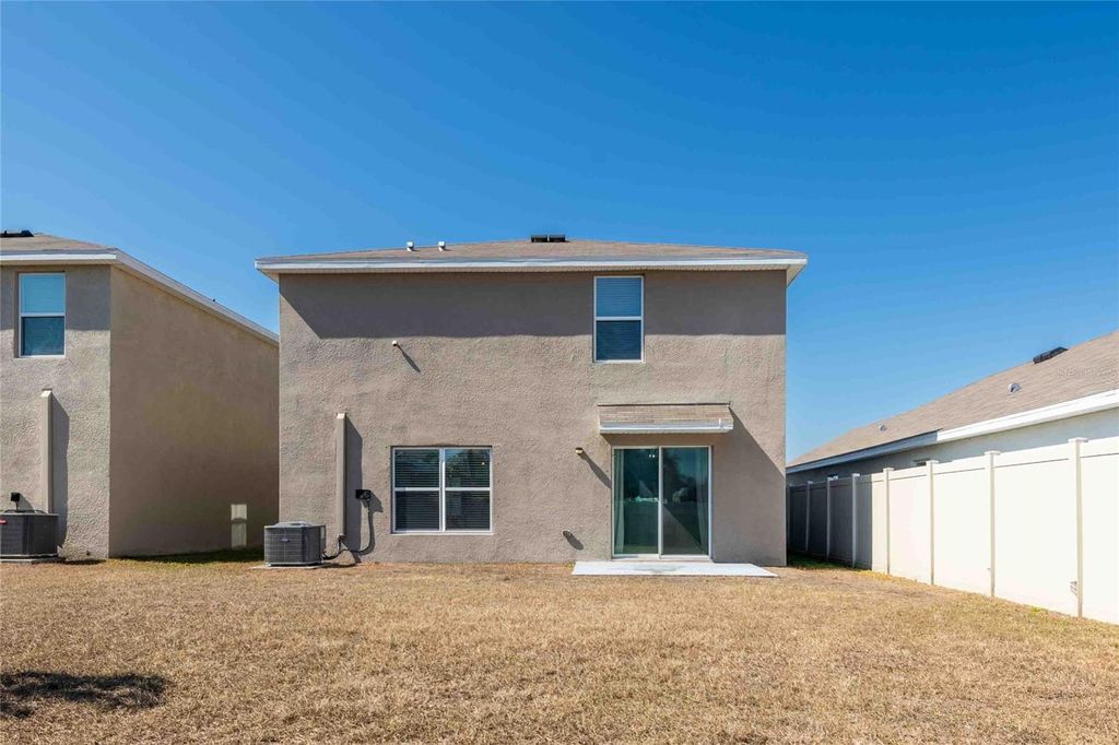 Image 30 of property listing at 12172 LILY MAGNOLIA LANE, Riverview, FL 33569