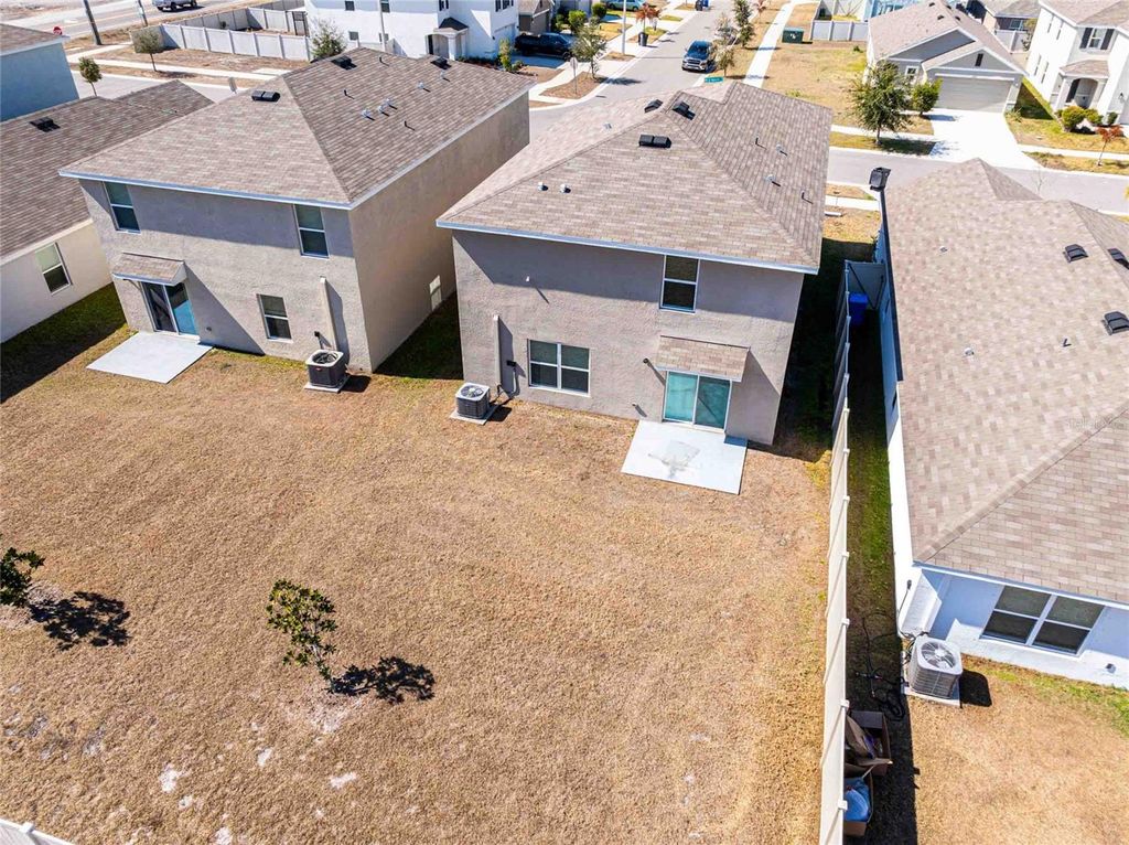 Image 31 of property listing at 12172 LILY MAGNOLIA LANE, Riverview, FL 33569