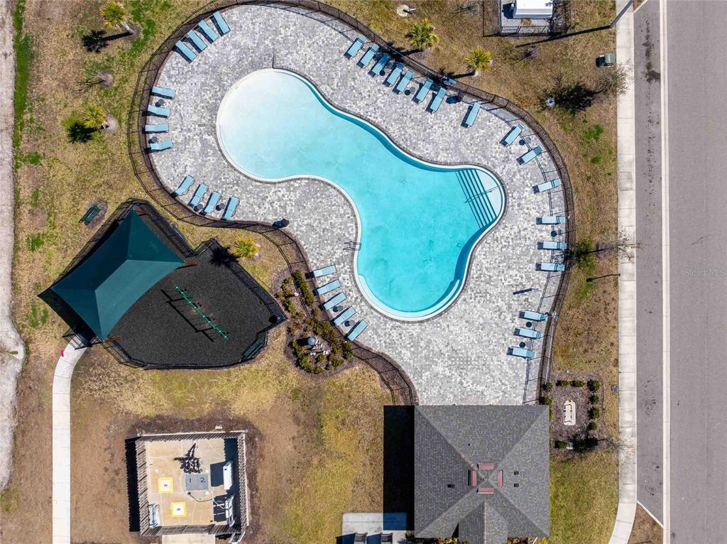 Image 37 of property listing at 12172 LILY MAGNOLIA LANE, Riverview, FL 33569