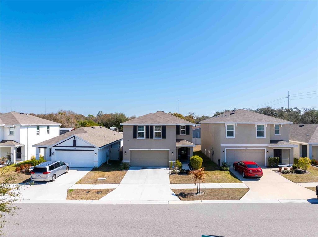 Image 38 of property listing at 12172 LILY MAGNOLIA LANE, Riverview, FL 33569