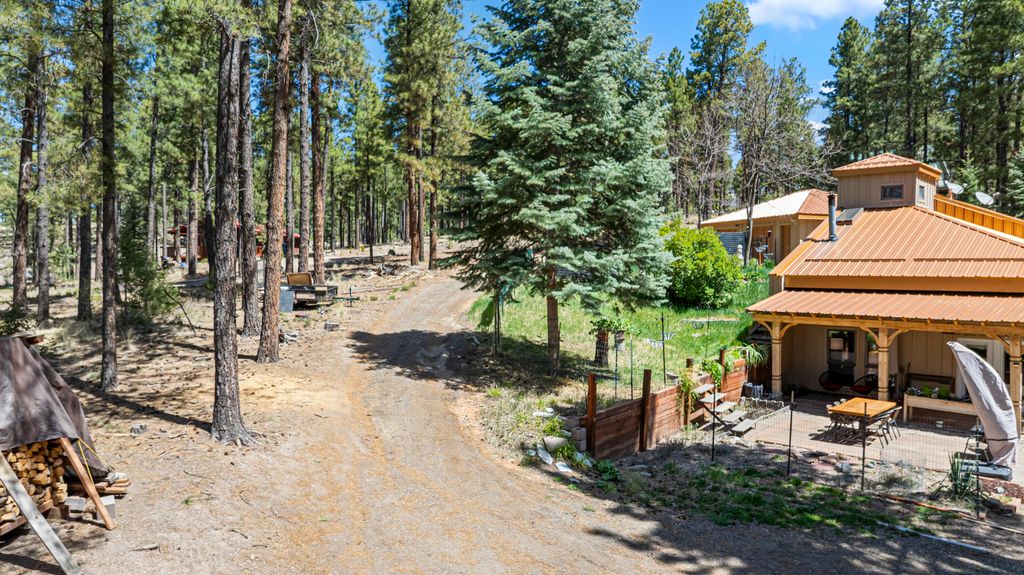 Image 28 of property listing at 187 Trilobite Trail, Jemez Springs, NM 87025