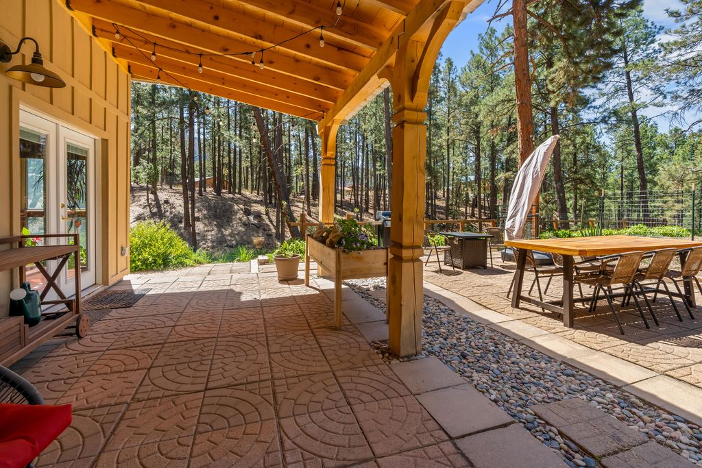 Image 3 of property listing at 187 Trilobite Trail, Jemez Springs, NM 87025
