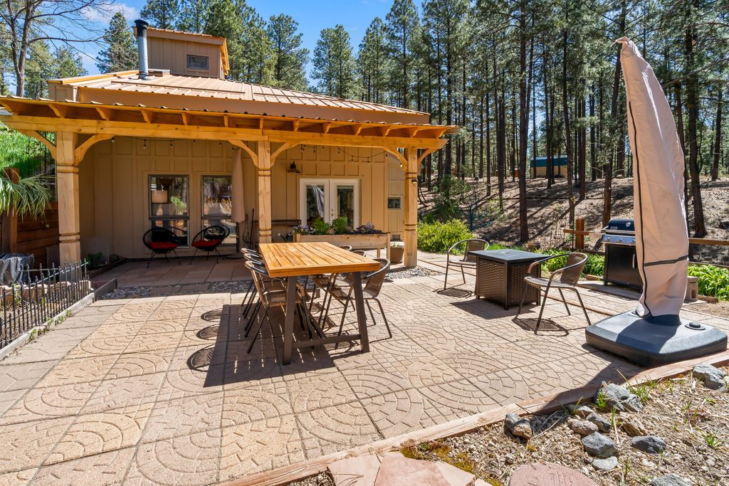 Image 39 of property listing at 187 Trilobite Trail, Jemez Springs, NM 87025