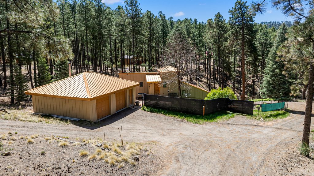 Image 42 of property listing at 187 Trilobite Trail, Jemez Springs, NM 87025