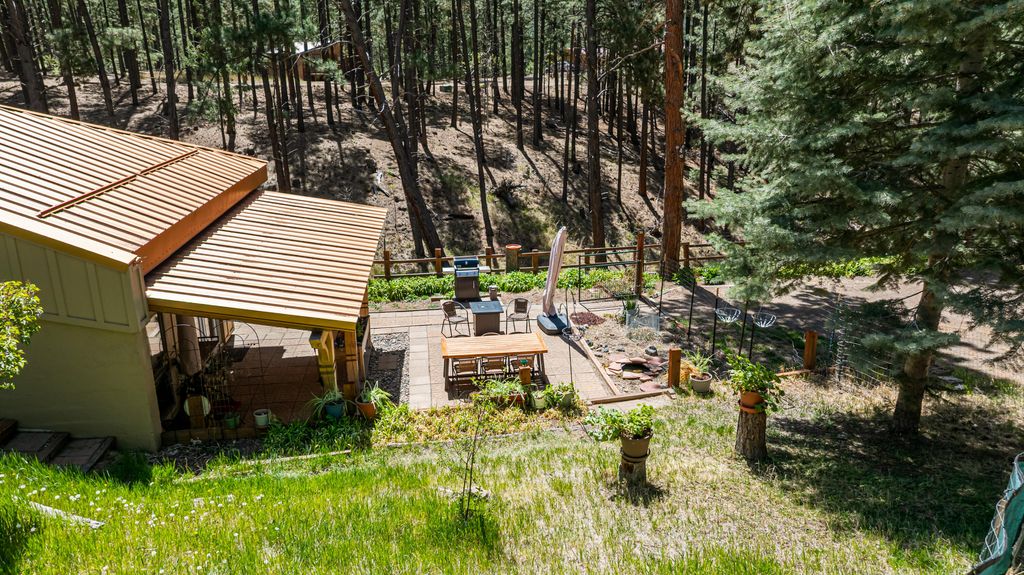 Image 44 of property listing at 187 Trilobite Trail, Jemez Springs, NM 87025