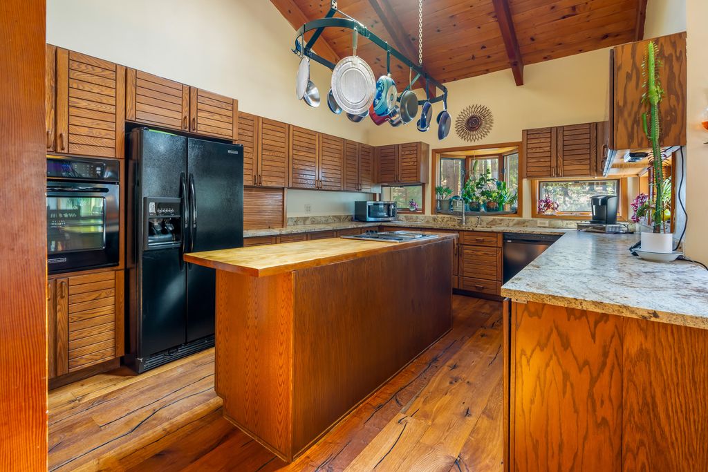 Image 8 of property listing at 187 Trilobite Trail, Jemez Springs, NM 87025