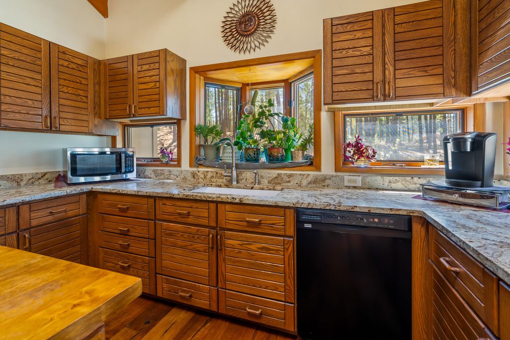 Image 9 of property listing at 187 Trilobite Trail, Jemez Springs, NM 87025