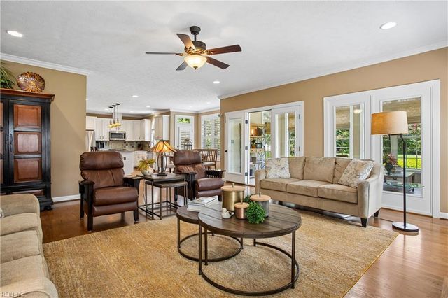 407 Blevins RN, Yorktown, VA 23693