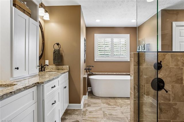 407 Blevins RN, Yorktown, VA 23693
