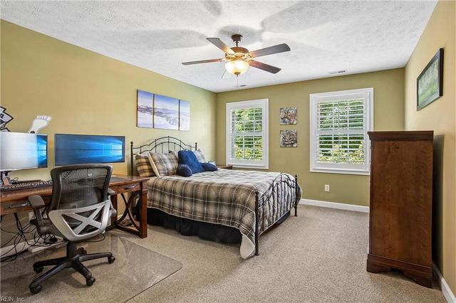 407 Blevins RN, Yorktown, VA 23693
