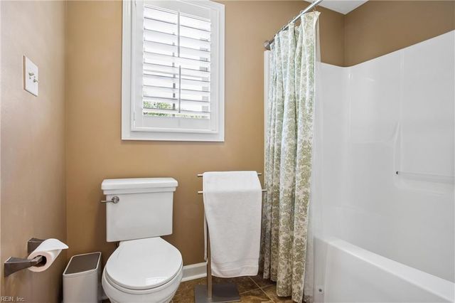 407 Blevins RN, Yorktown, VA 23693