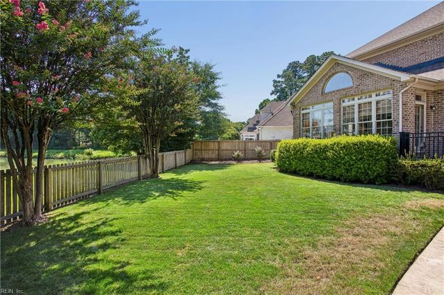 407 Blevins RN, Yorktown, VA 23693