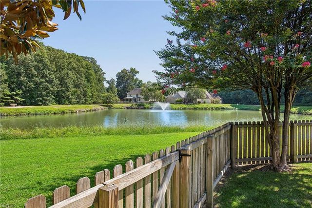 407 Blevins RN, Yorktown, VA 23693