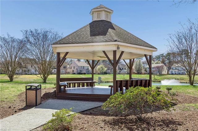 407 Blevins RN, Yorktown, VA 23693