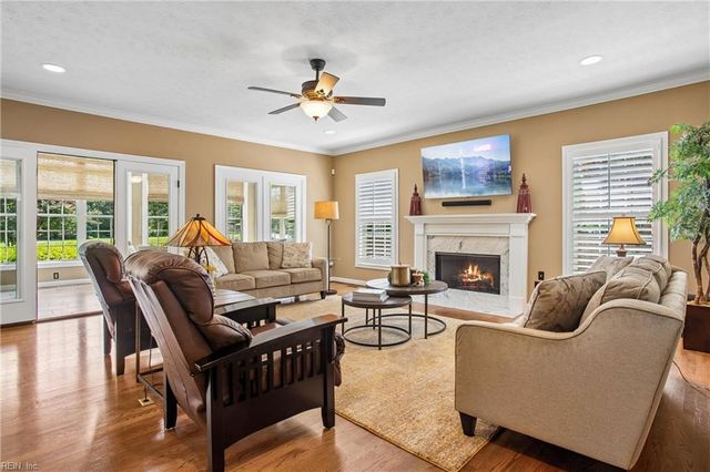 407 Blevins RN, Yorktown, VA 23693