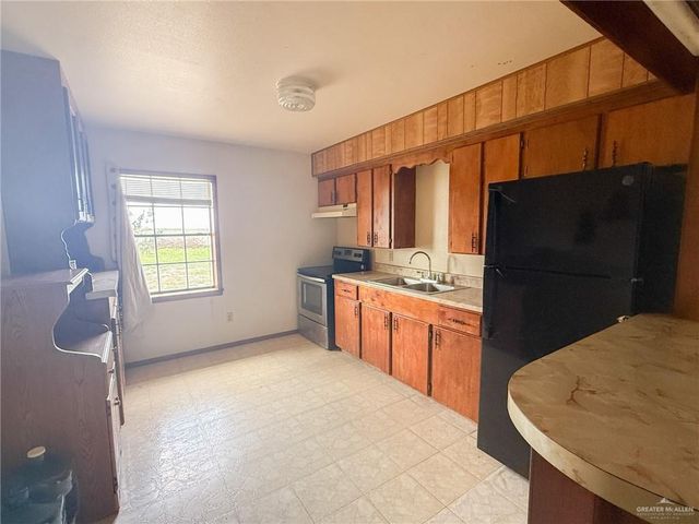 17022 Jimenez Road, San Benito, TX 77449
