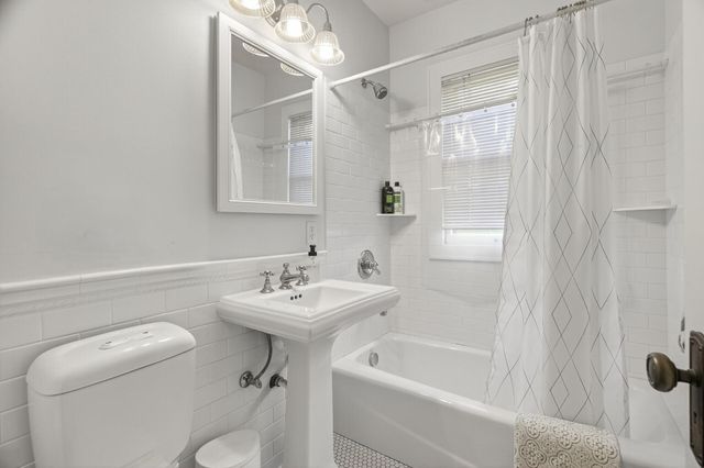 1920 Fremont Avenue S, Minneapolis, MN 55403