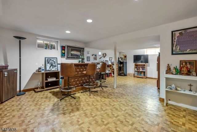 28 William St, Rochelle Park Twp., NJ 07662