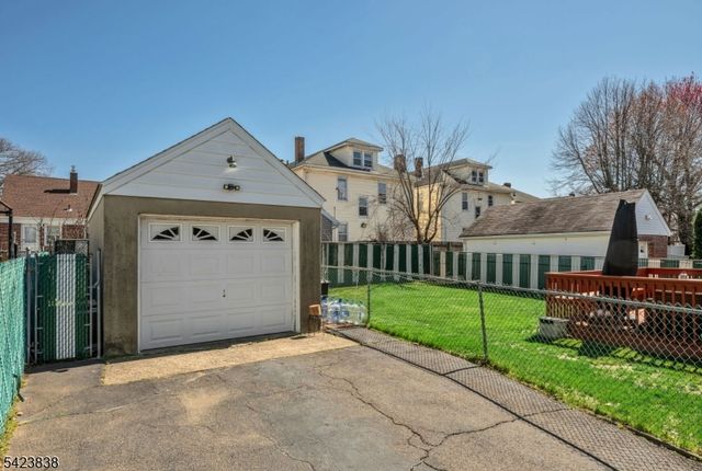 28 William St, Rochelle Park Twp., NJ 07662