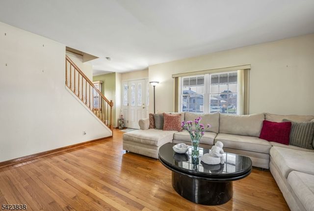 28 William St, Rochelle Park Twp., NJ 07662