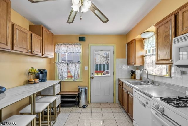28 William St, Rochelle Park Twp., NJ 07662