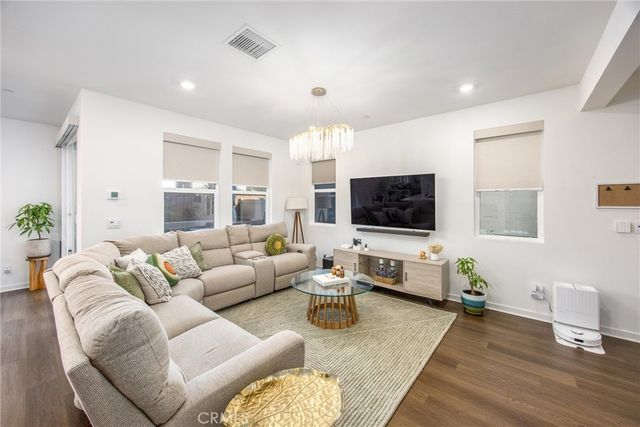 4092 Spring Haven Ln, Corona, CA 92883