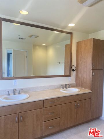 1862 S Bentley Avenue 303, Los Angeles, CA 90025