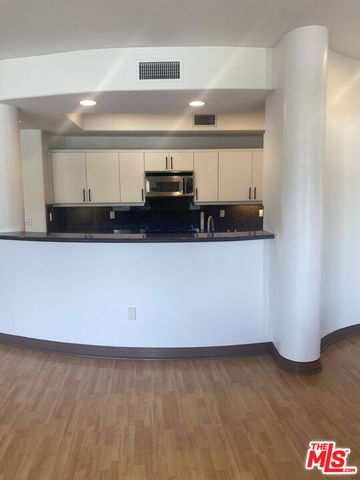 1862 S Bentley Avenue 303, Los Angeles, CA 90025