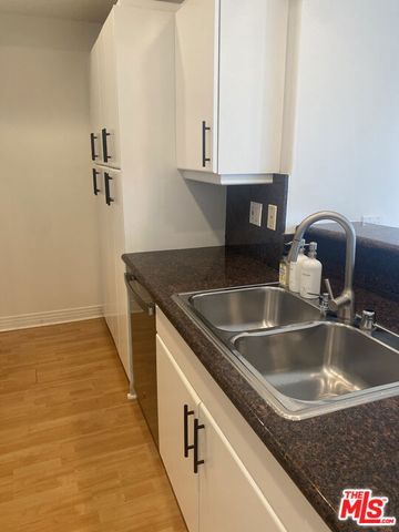 1862 S Bentley Avenue 303, Los Angeles, CA 90025