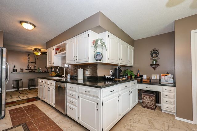 1621 Saint Louis Avenue, Fort Wayne, IN 46819